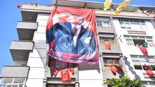AVCILAR BALKONLARINDA 23 NİSAN COŞKUSU