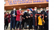 AVCILAR'DA GÜLTEN NAKİPOĞLU ENGELLİ YAŞAM MERKEZİ AÇILDI